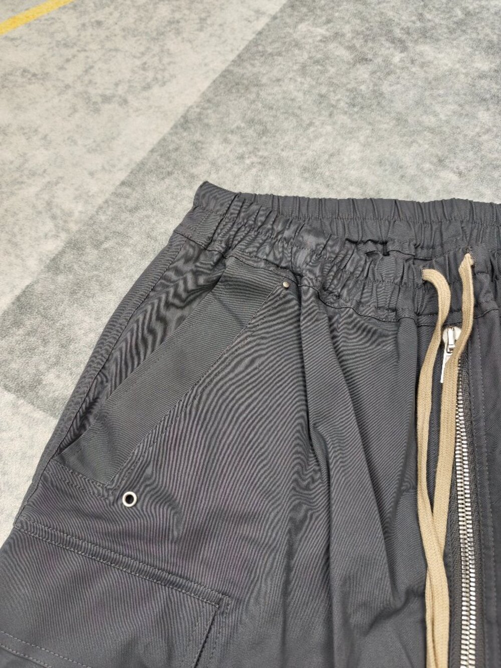 Dark Gray Rick Owens DRKSHDW Cargo Shorts, Size L - Picture 3 of 8